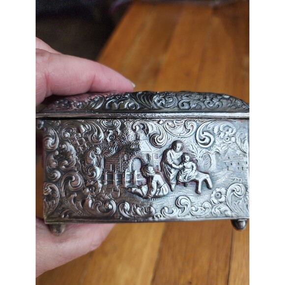 Antique Repousse Silver Plate Trinket Box by Barbour Silver Co. International - Picture 6 of 11